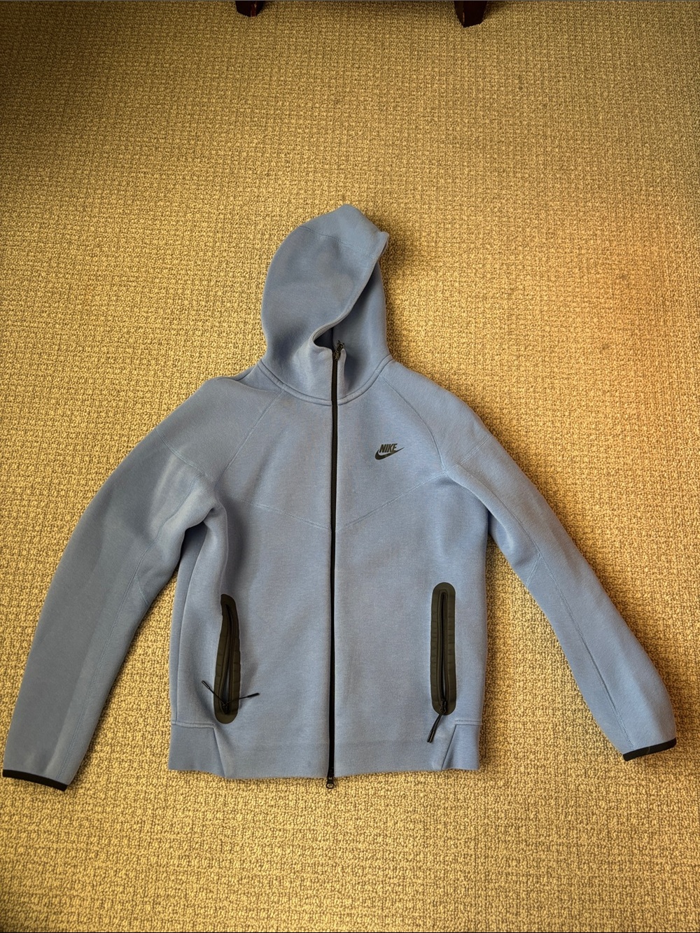 Nike tech Men’s Light Blue Full-Zip Hooded Performance Jacket